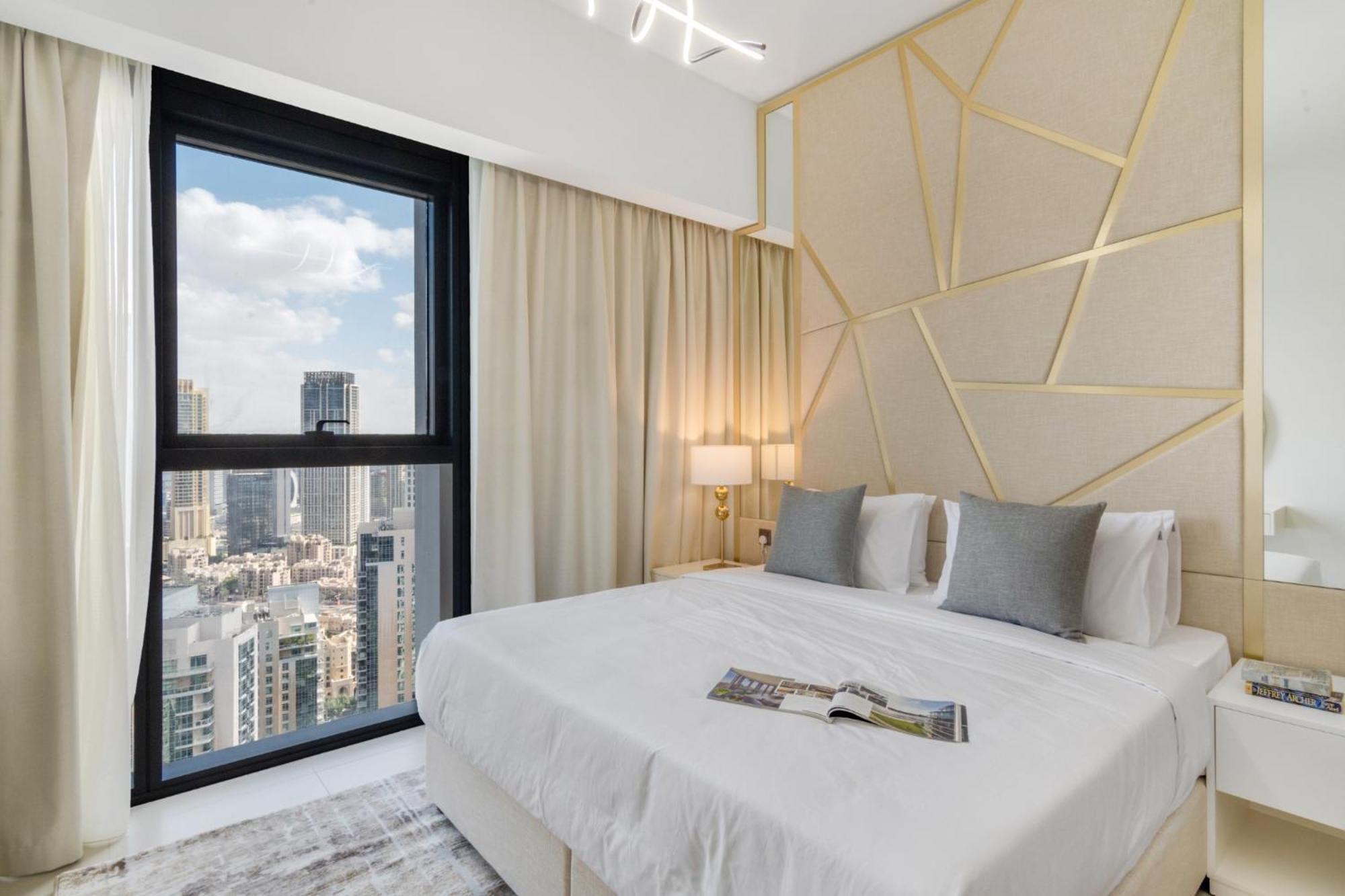 Luxurious 2bdr With Burj Khalifa Views Apartment