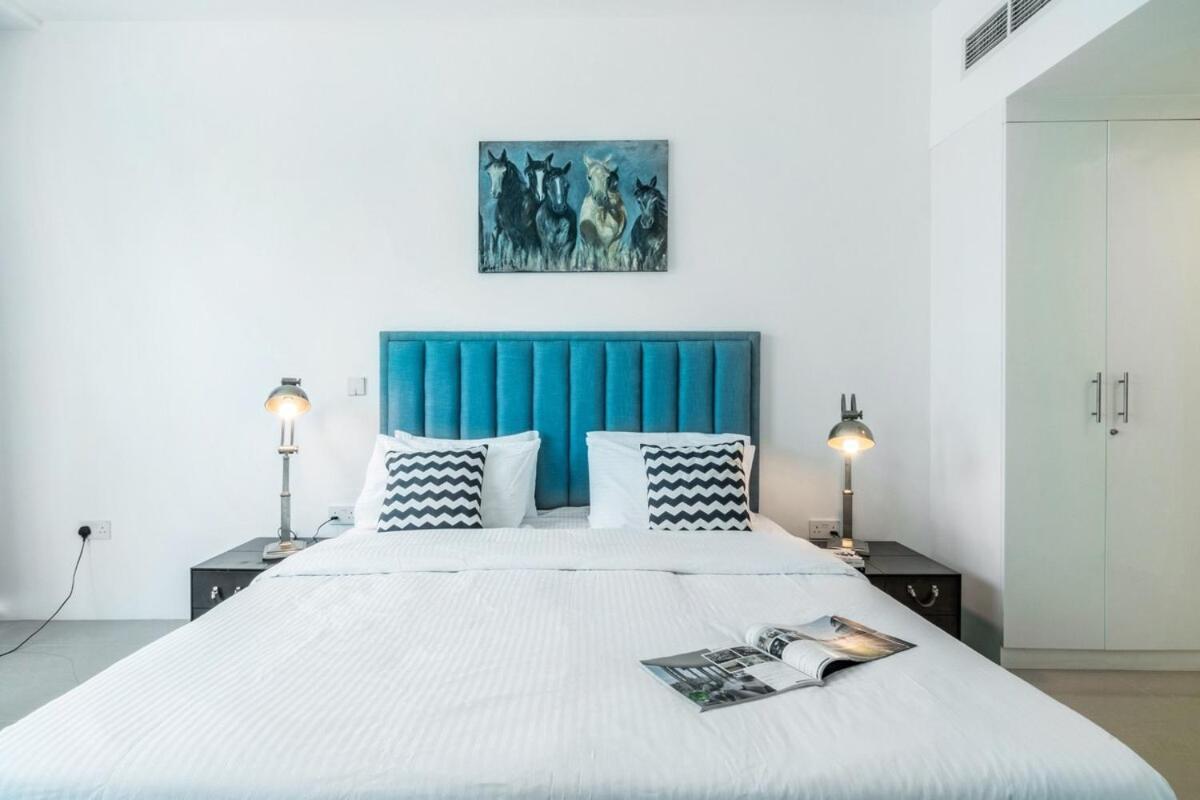 Luxury 2br In Difc, Steps To Gate Avenue And Mall Apartment *