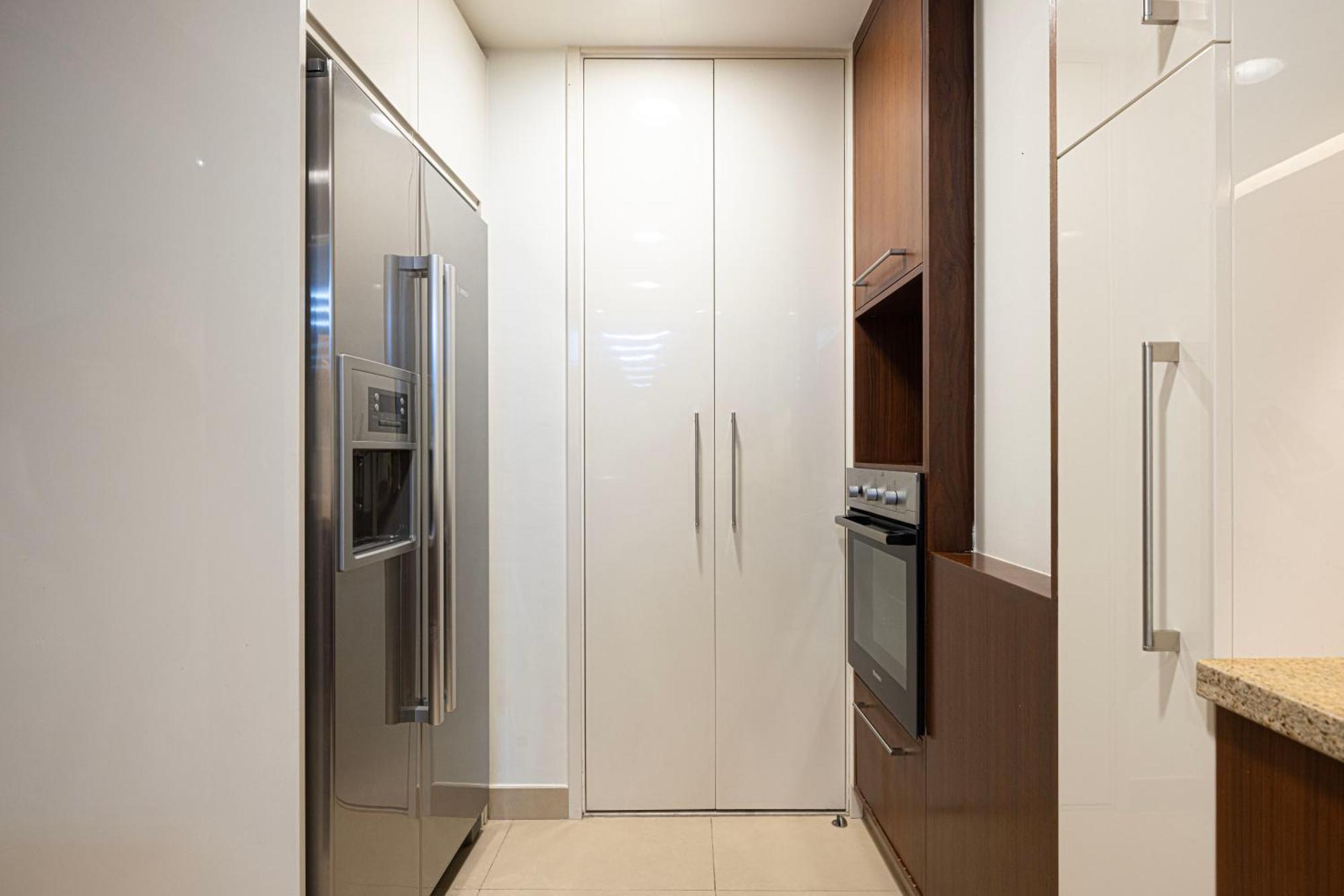 Grand 3b Burj View Ps5 Apartment
