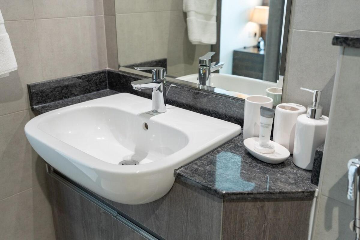 Warm & Inviting 2br In Al Barsha Apartment *