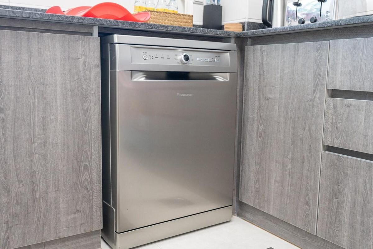 Warm & Inviting 2br In Al Barsha * Dubai