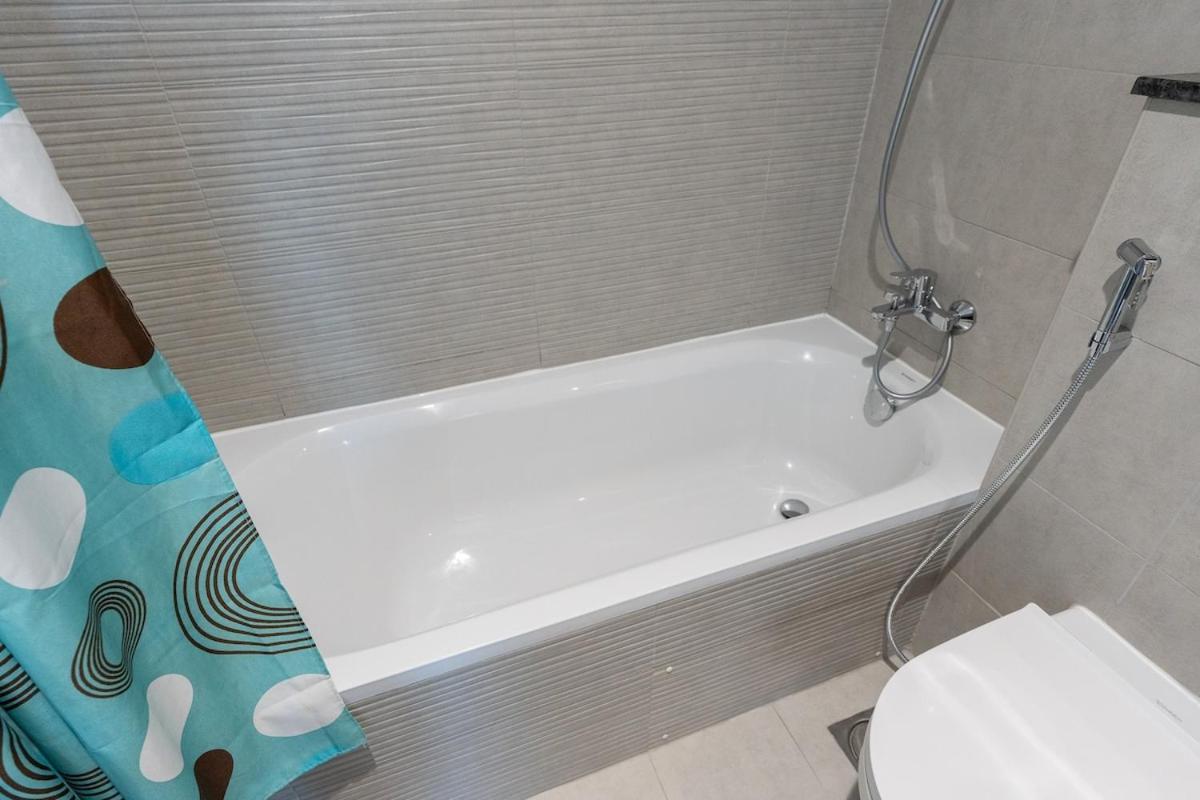 Warm & Inviting 2br In Al Barsha Apartment *