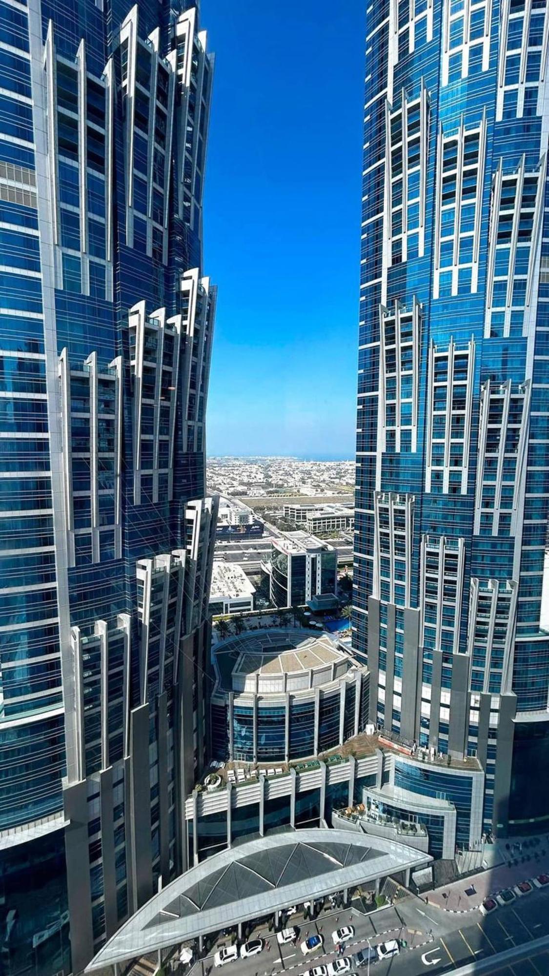 Stunning In Business Bay Apartment