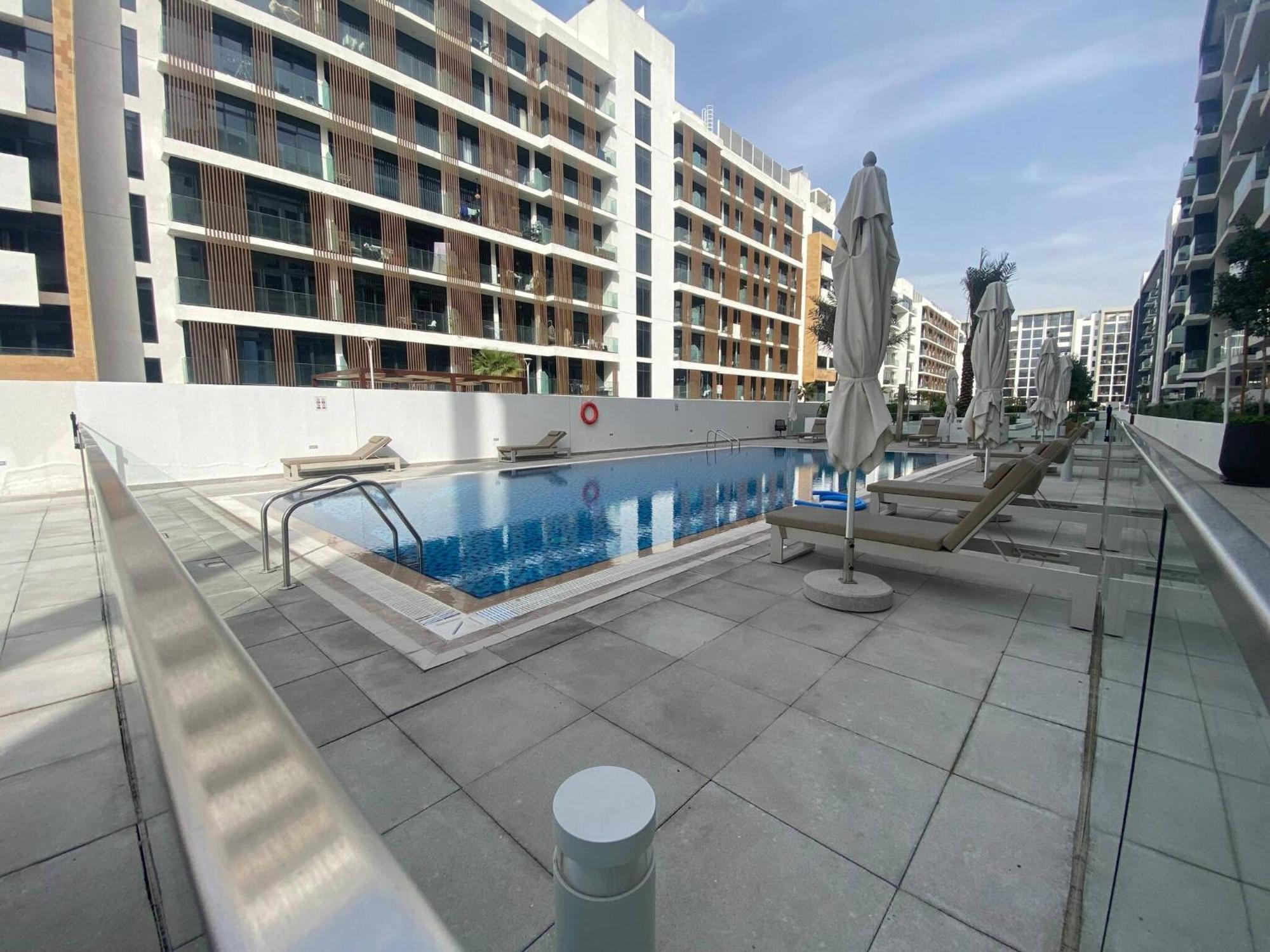 Apartment Large 1 Bedroom In Azizi Riviera 15