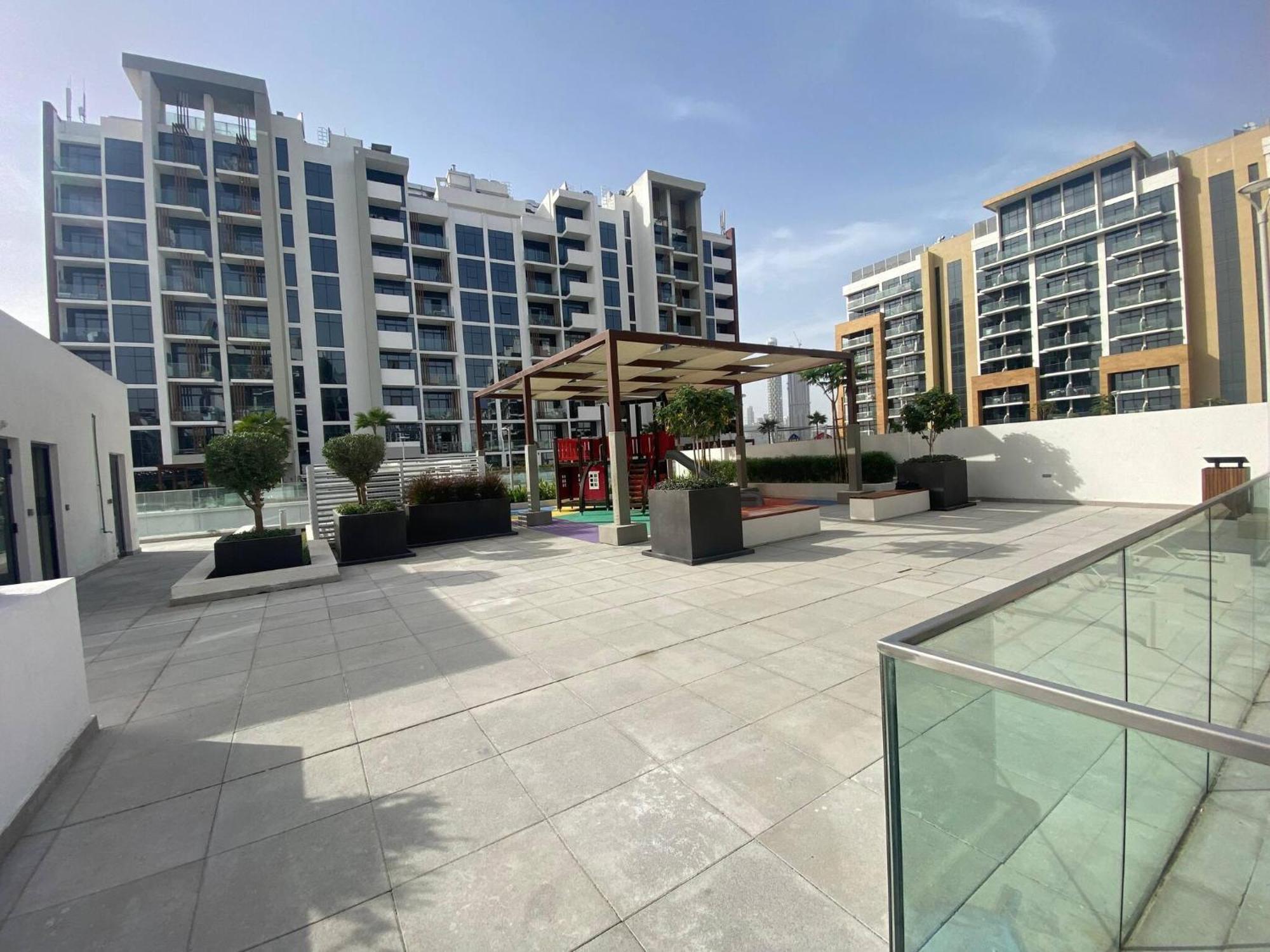 Large 1 Bedroom In Azizi Riviera 15 *