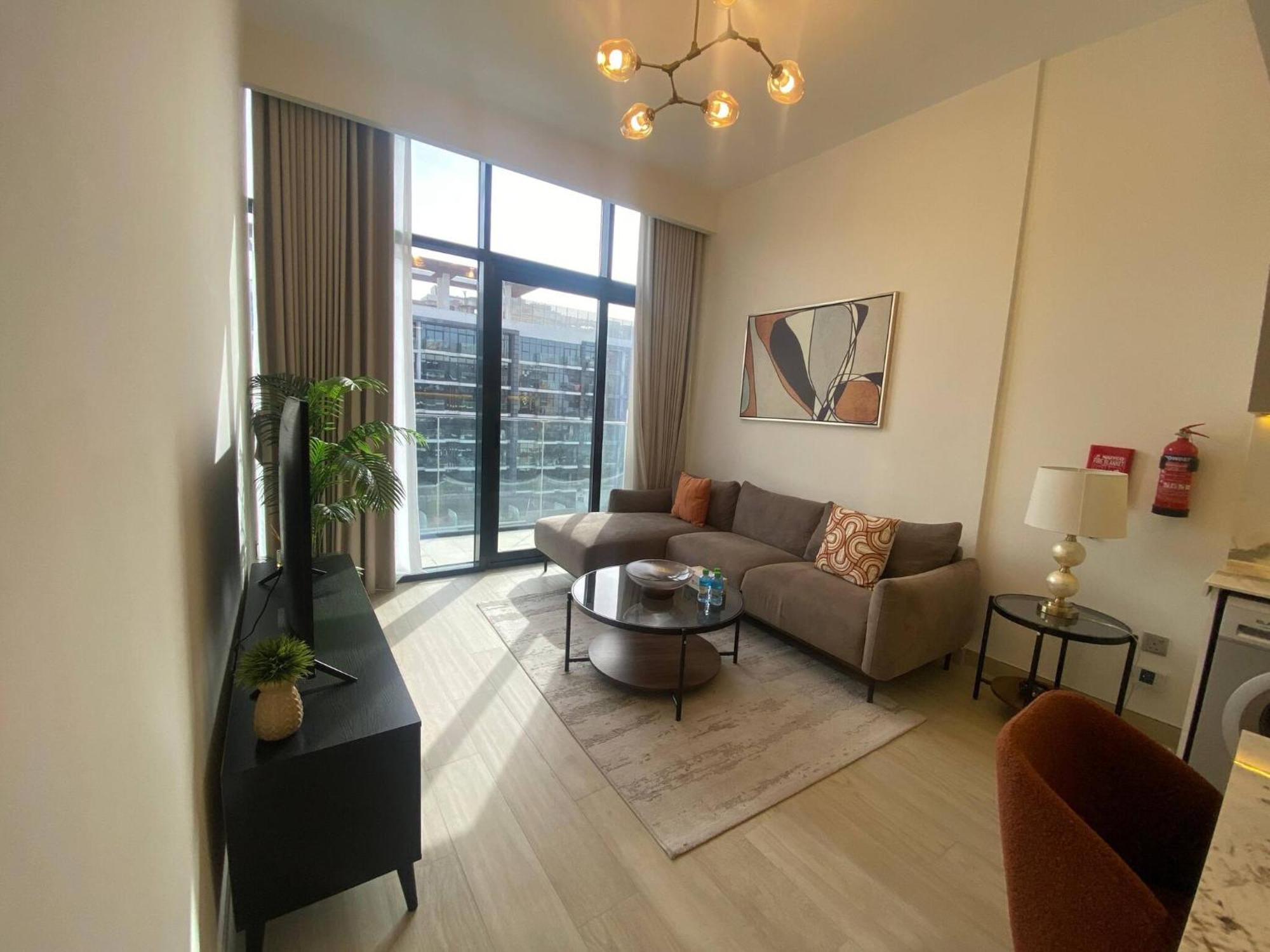 Apartment Large 1 Bedroom In Azizi Riviera 15