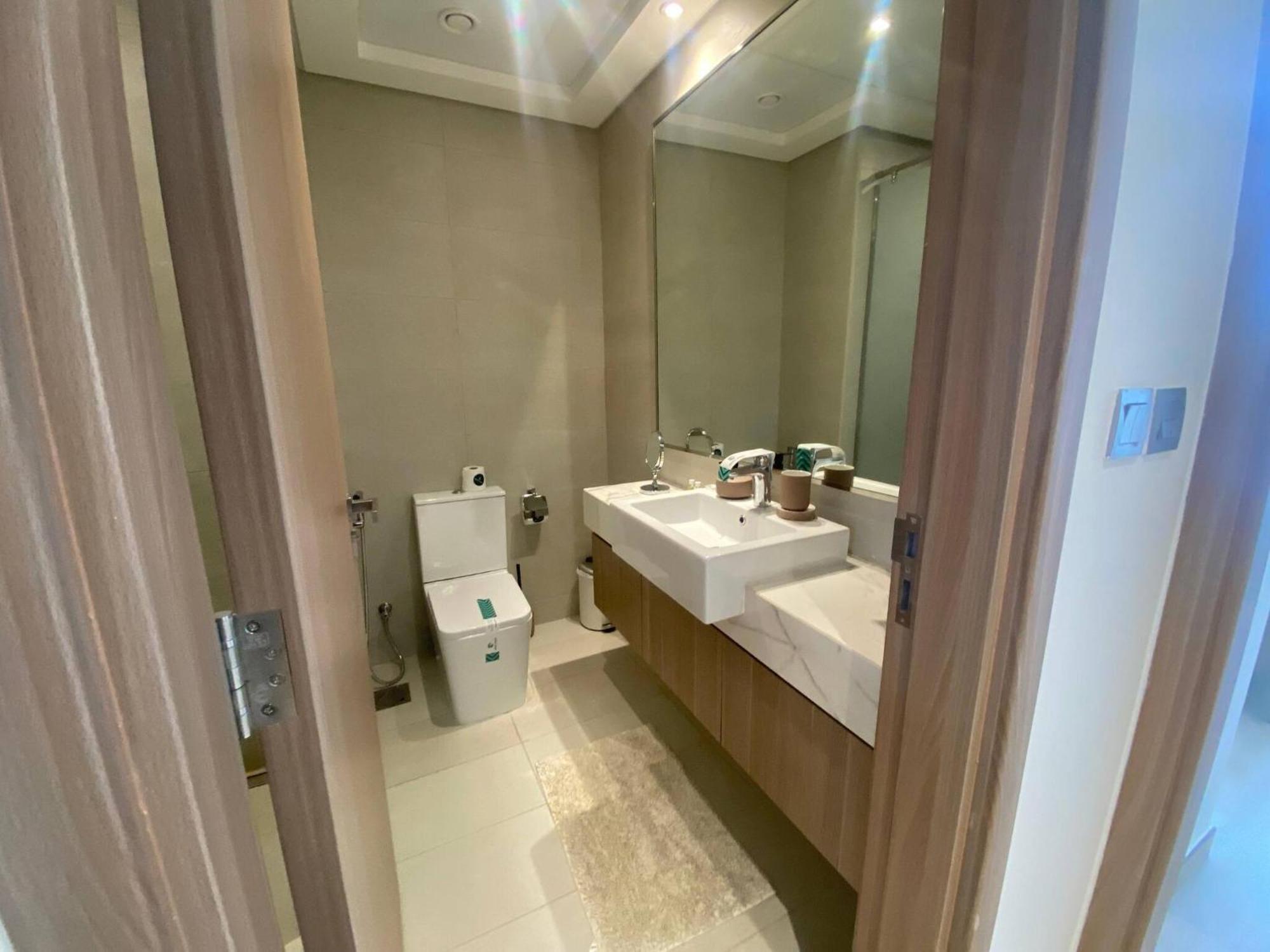 Large 1 Bedroom In Azizi Riviera 15
