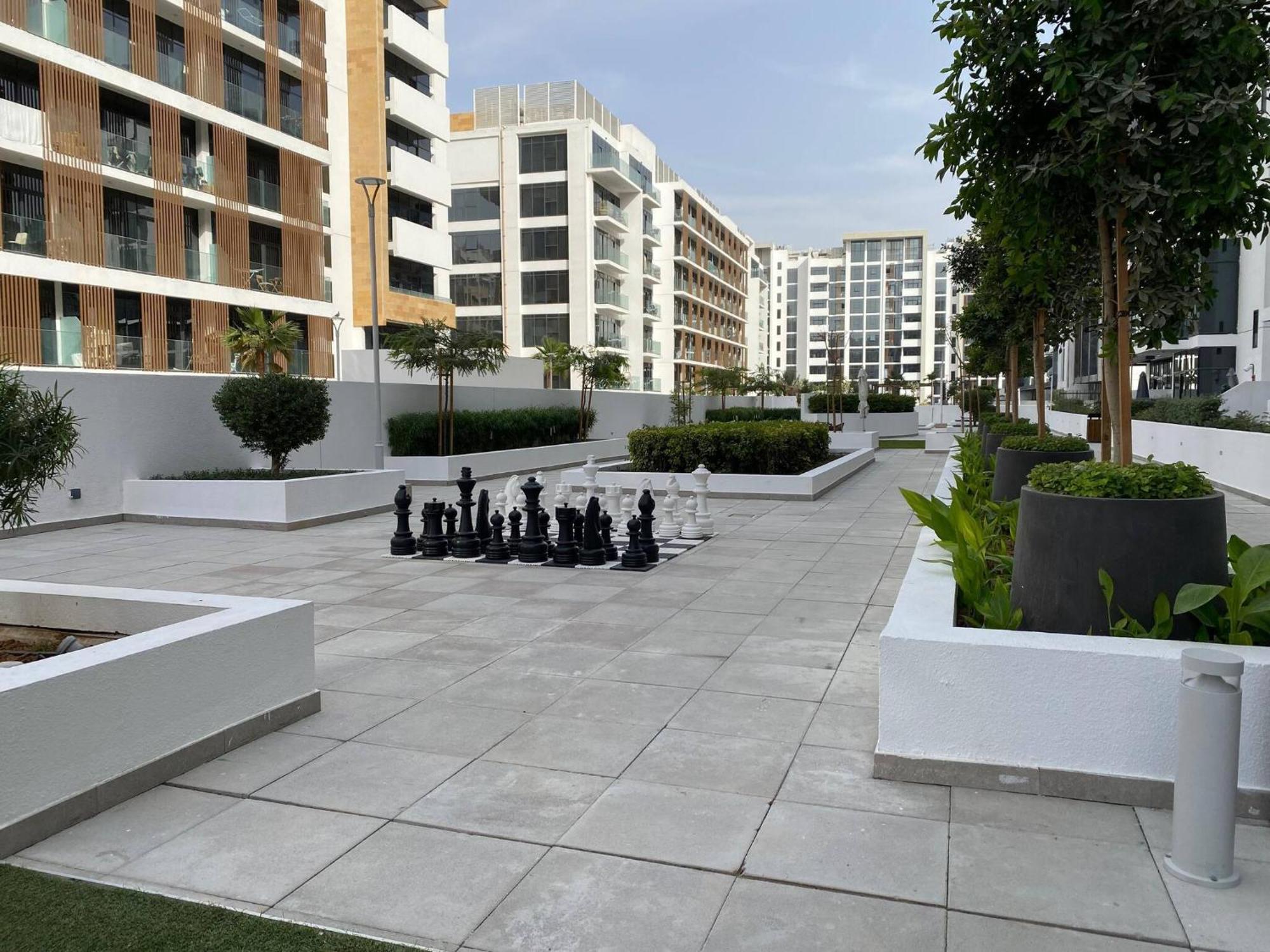 Large 1 Bedroom In Azizi Riviera 15 Apartment
