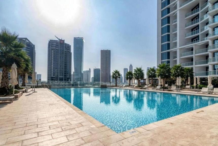 Studio In Downtown Dubai Canal View507 Apartment