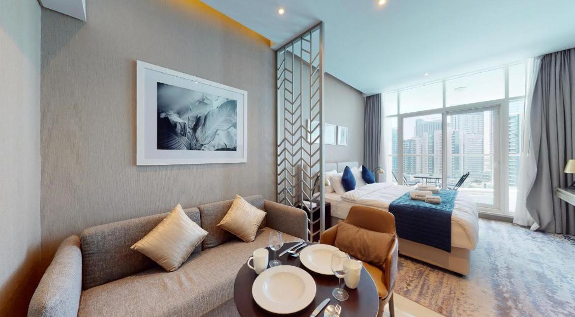 Studio In Downtown Dubai Canal View507 *