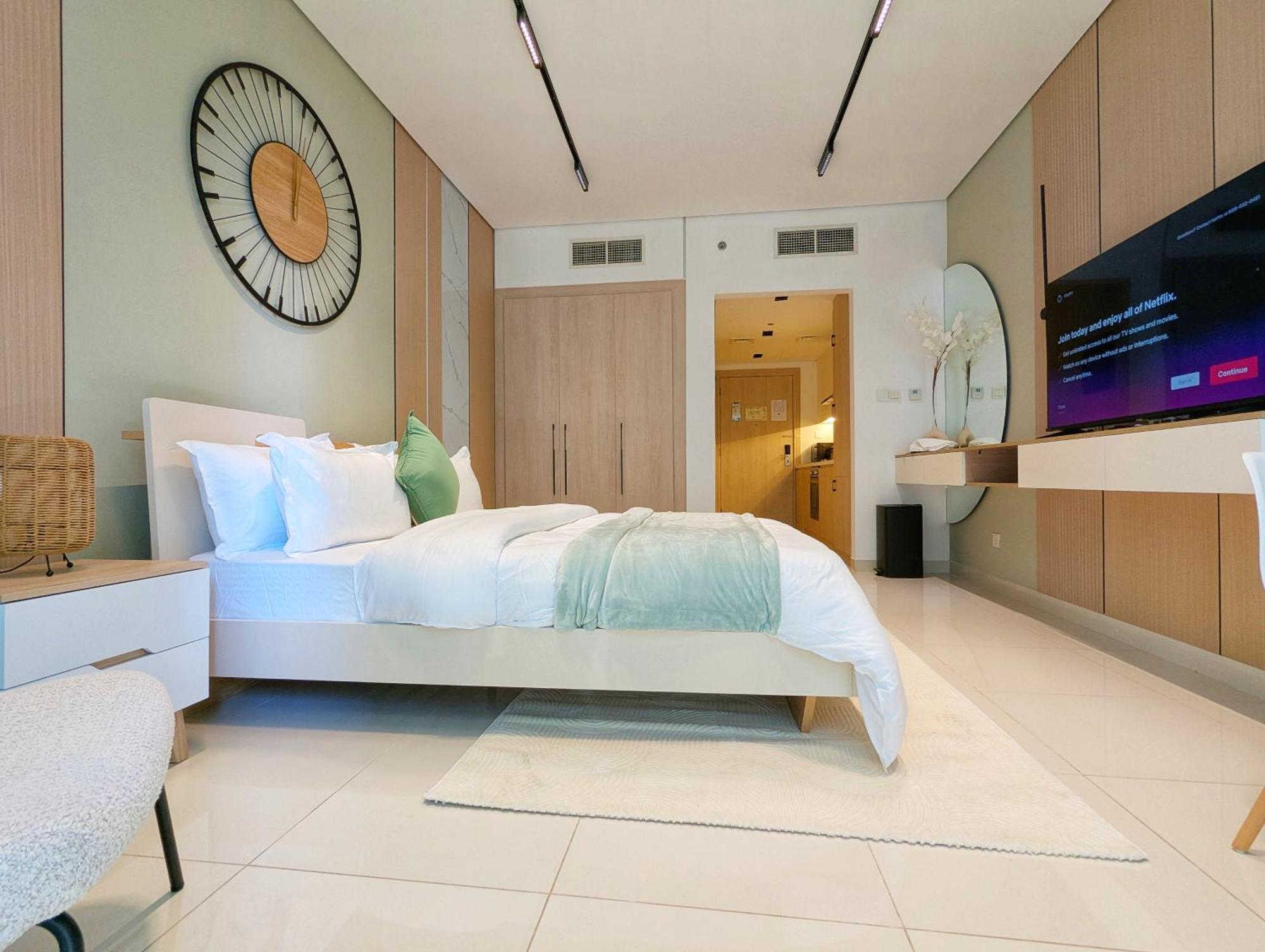 Apartment Luxe Haven Fully Furnished Studio In Business Bay, 10 Minutes Walk To Business Bay Metro Station, Closest To Burj Khalifa And Dubai Mall Dubai