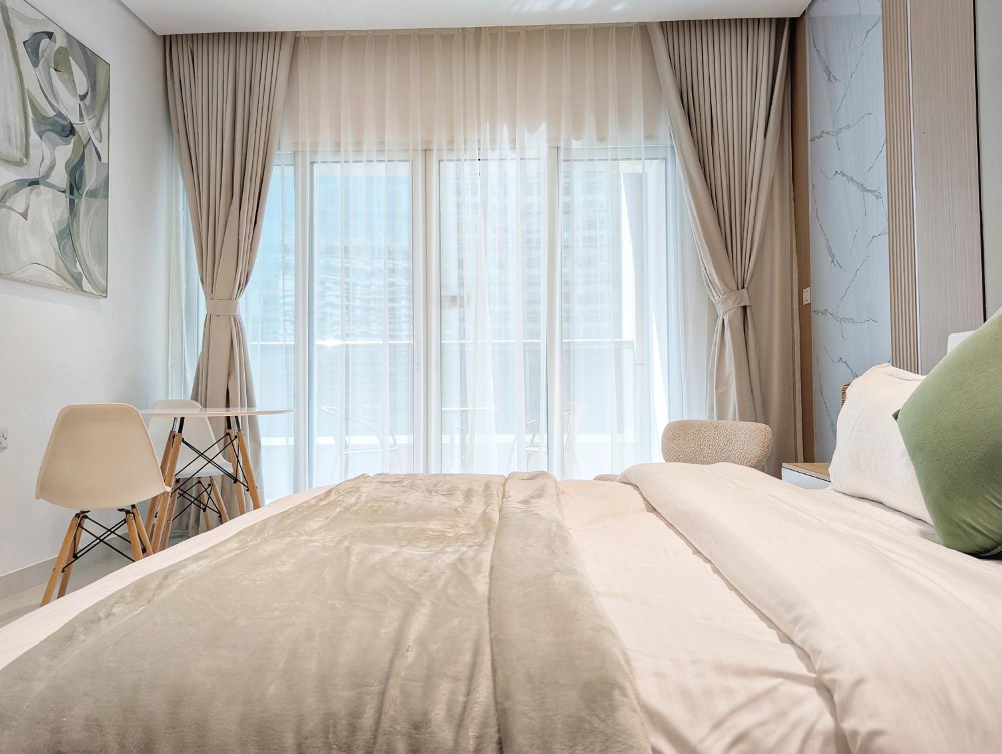 Luxe Haven Fully Furnished Studio In Business Bay, 10 Minutes Walk To Business Bay Metro Station, Closest To Burj Khalifa And Dubai Mall Dubai