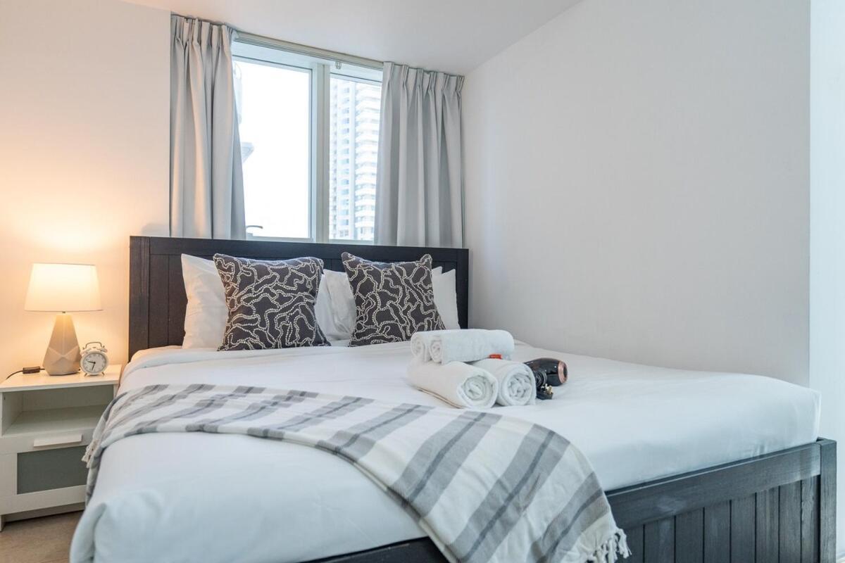 Apartment Stylish 2br In Elite - Sleeps 6 *