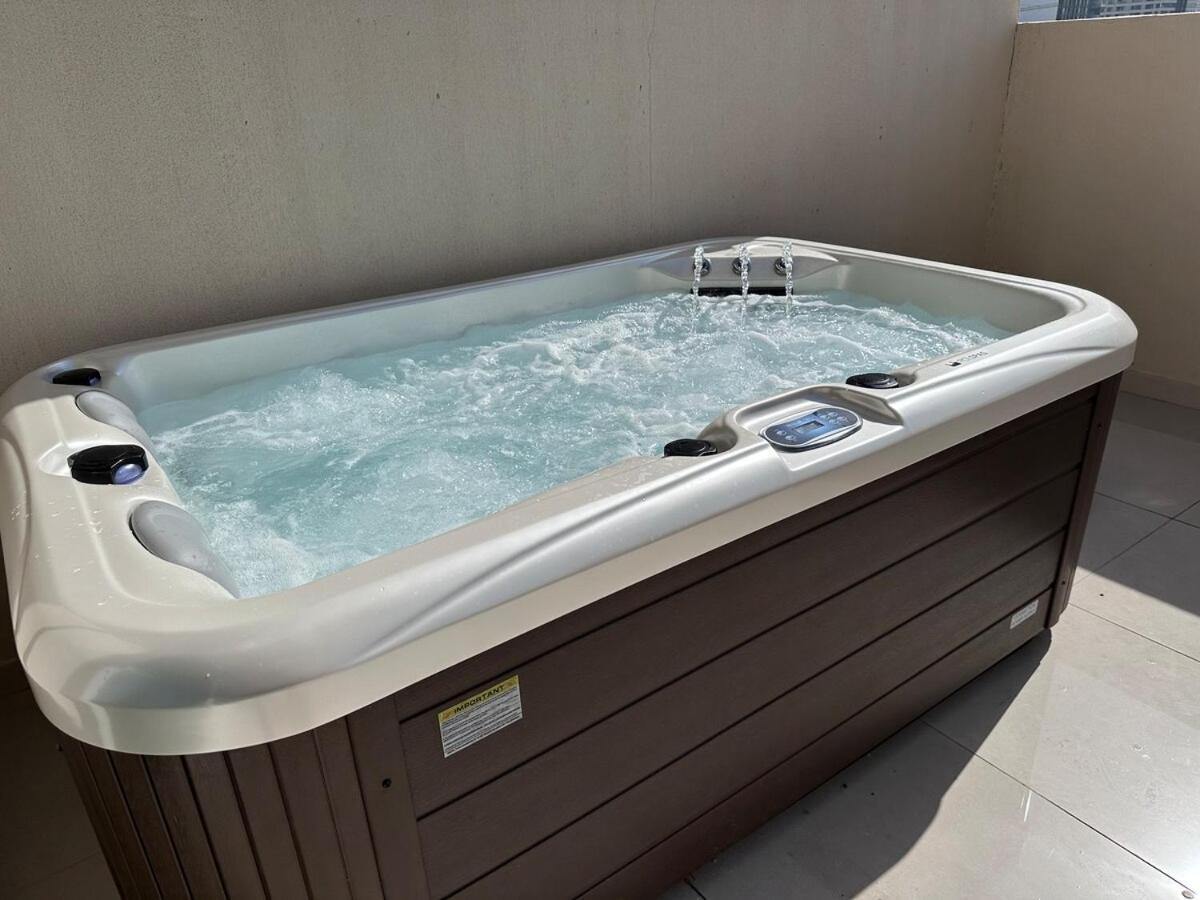 2 Bedroom With Private Jacuzzi Jvc Apartment Dubai