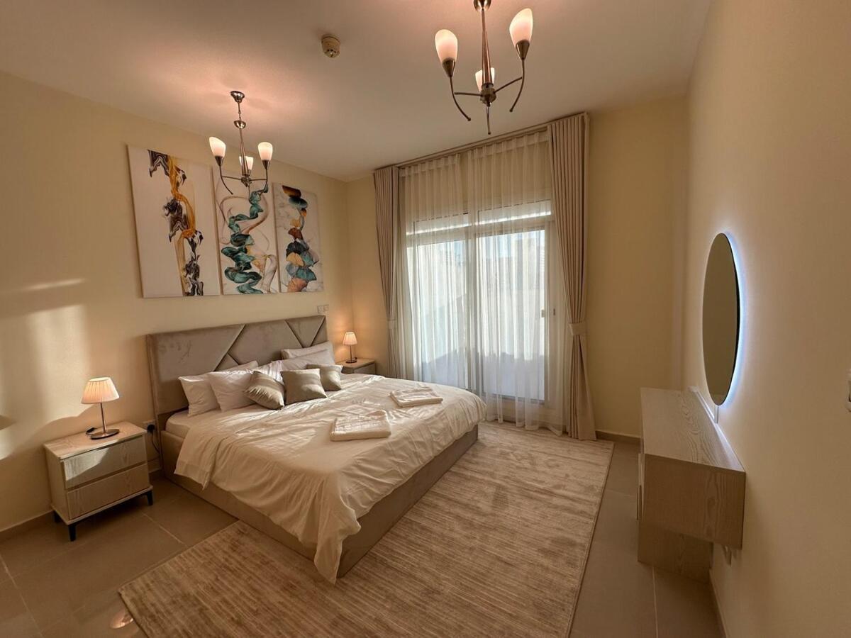 2 Bedroom With Private Jacuzzi Jvc Apartment