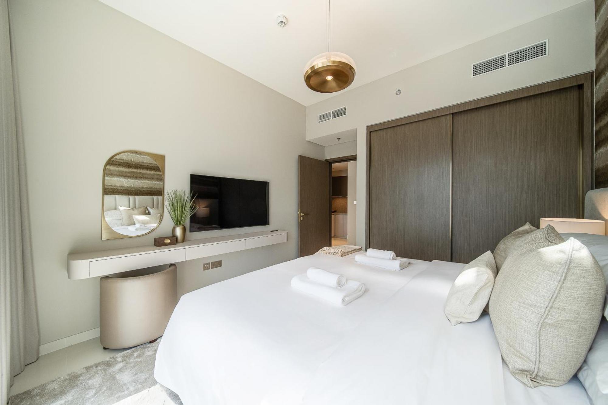 1br Coastal Retreat At Emaar Beachfront Apartment