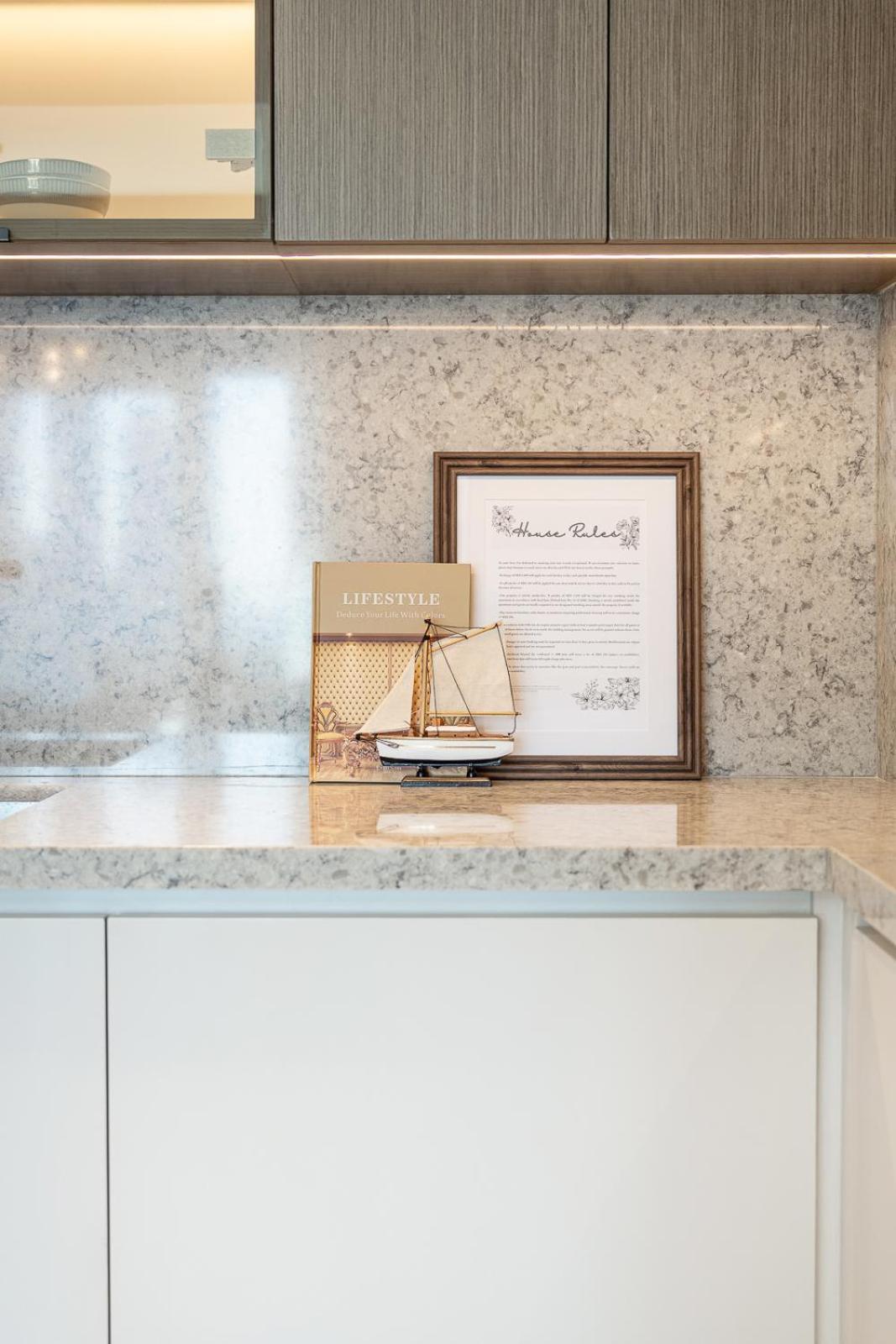 1br Coastal Retreat At Emaar Beachfront Dubai