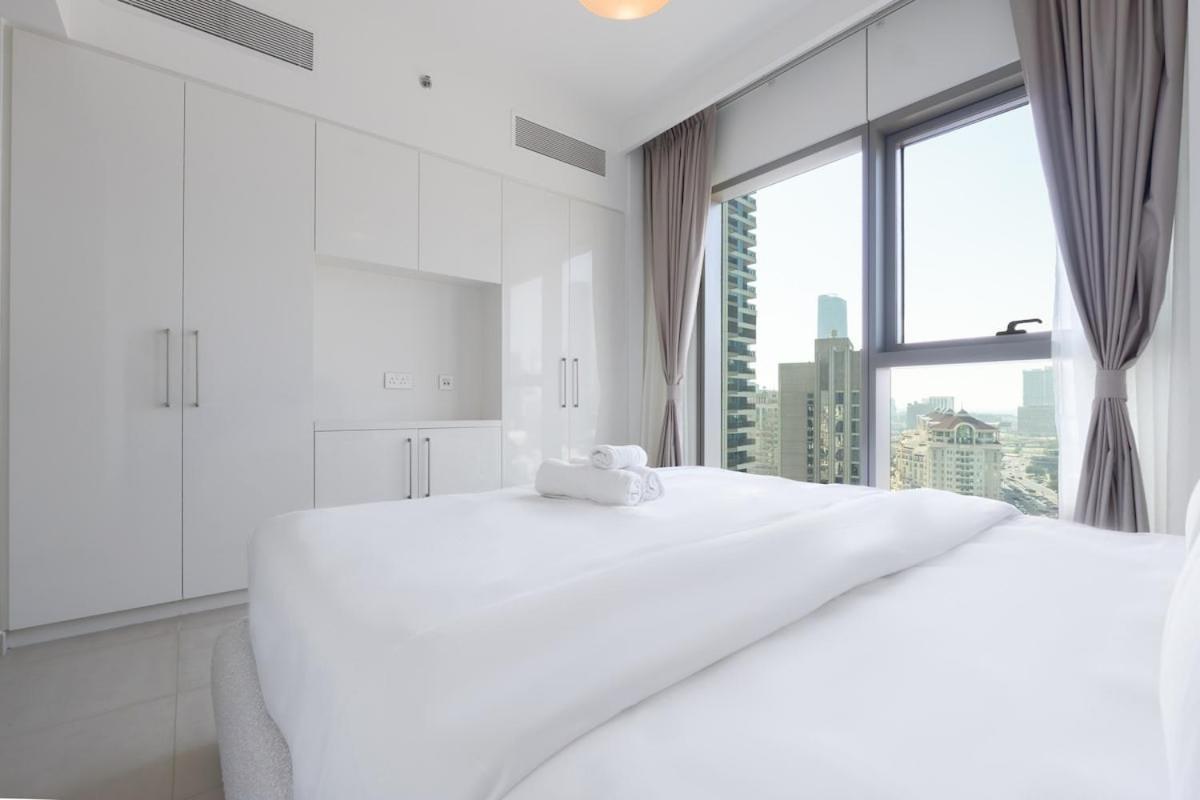 3 Bdr Downtown Views Ii With Burj Khalifa Views Apartment Dubai