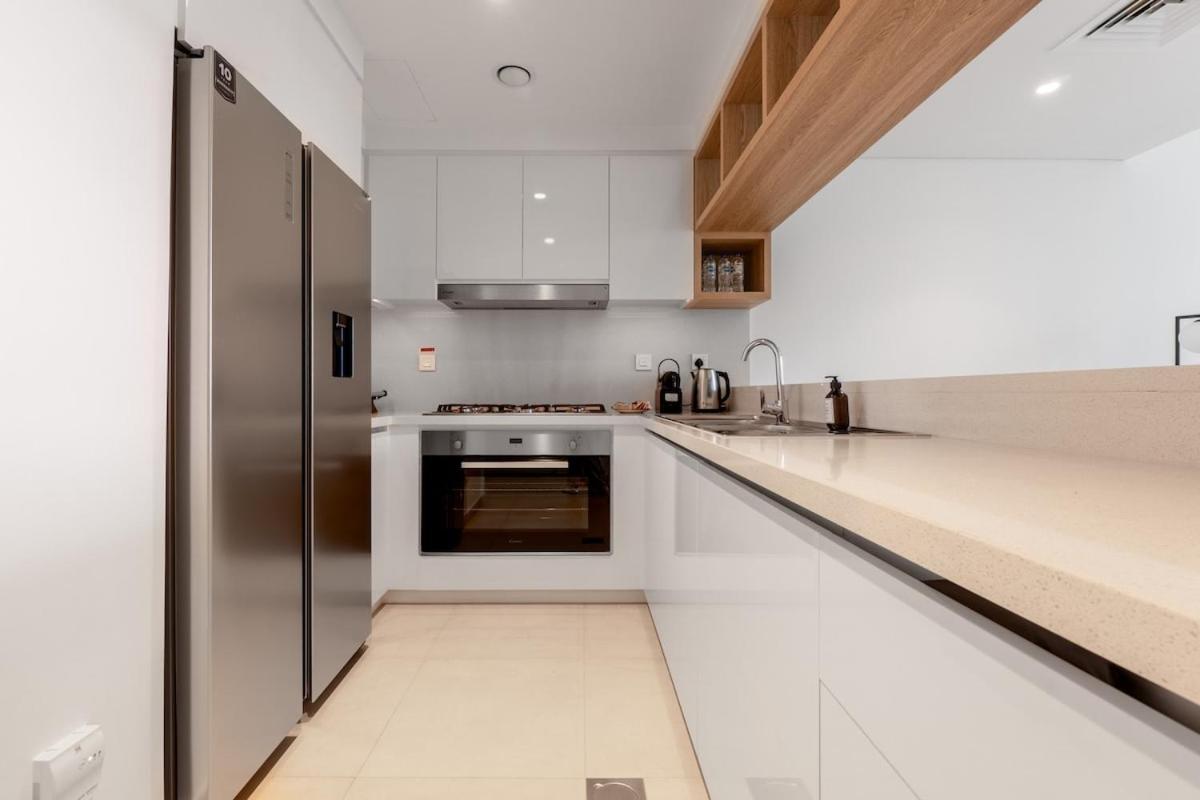 3 Bdr Downtown Views Ii With Burj Khalifa Views Apartment *