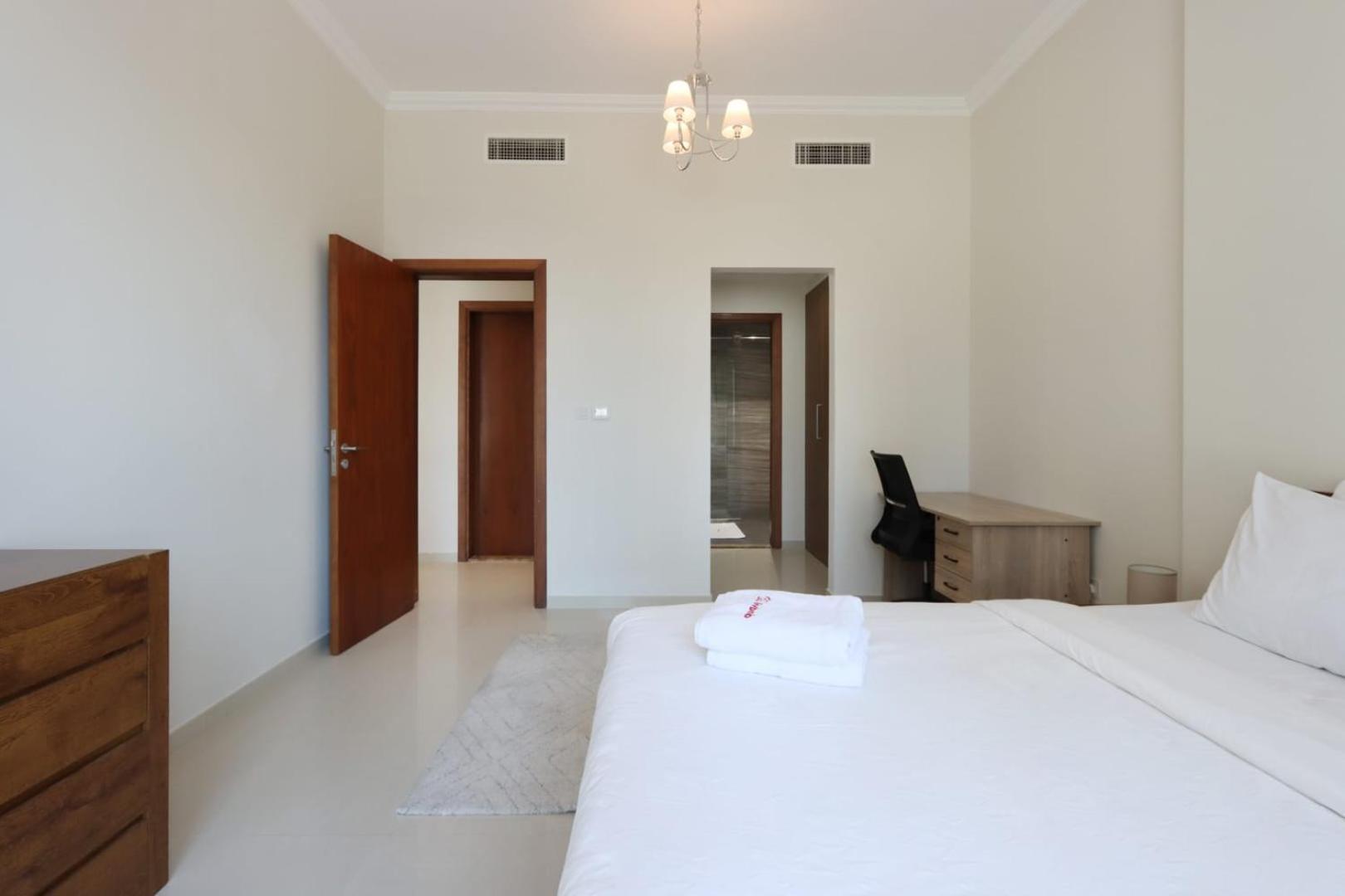 Livbnb-stylish 1bhk In Downtown Apartment Dubai