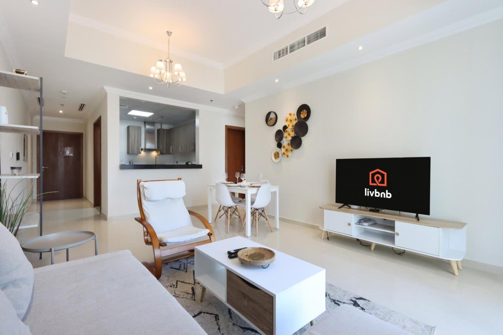 Livbnb-stylish 1bhk In Downtown Apartment