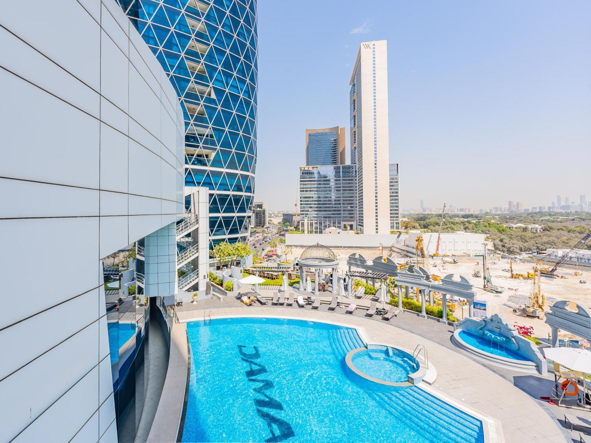 Luxury Spacious In The Iconic Park Towers Apartment Dubai