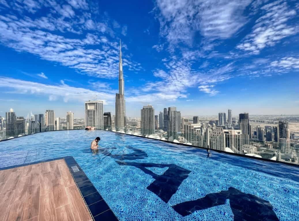Stunning Burj Views - Highest Infiniti Pool * Dubai