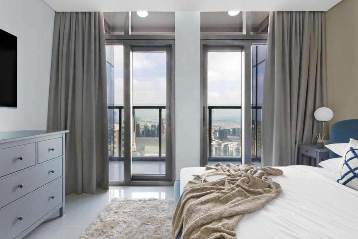 Apartment Stunning Burj Views - Highest Infiniti Pool *