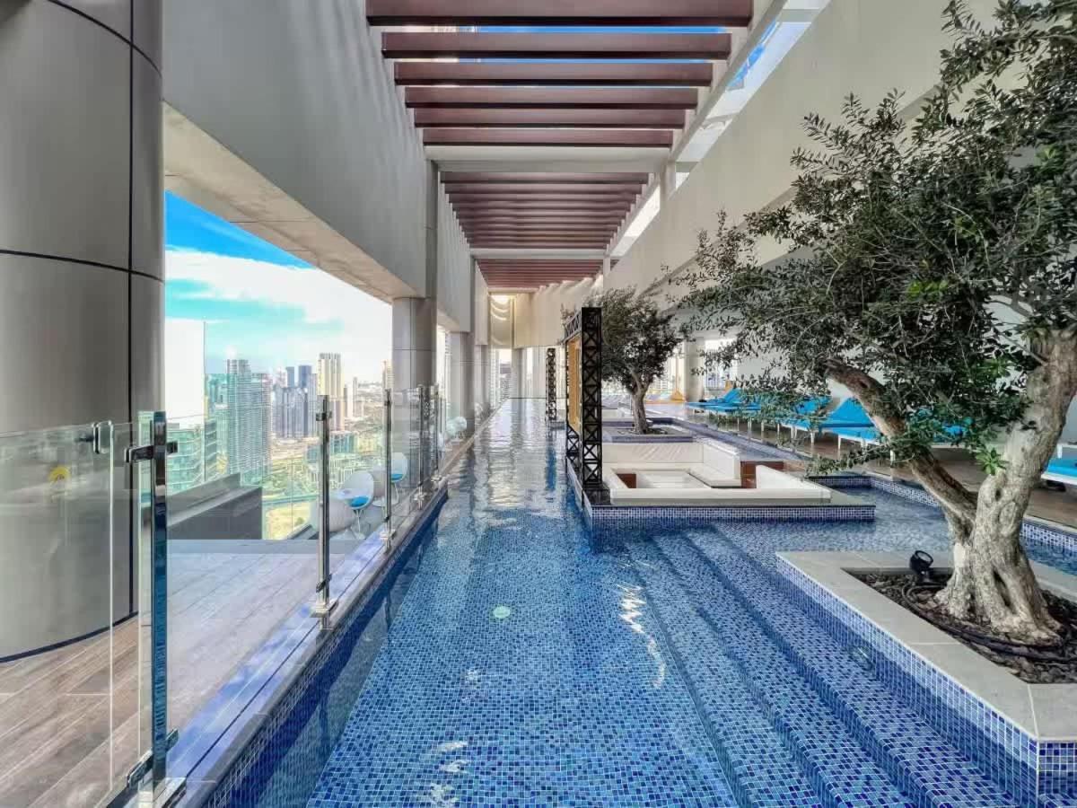 Apartment Stunning Burj Views - Highest Infiniti Pool *