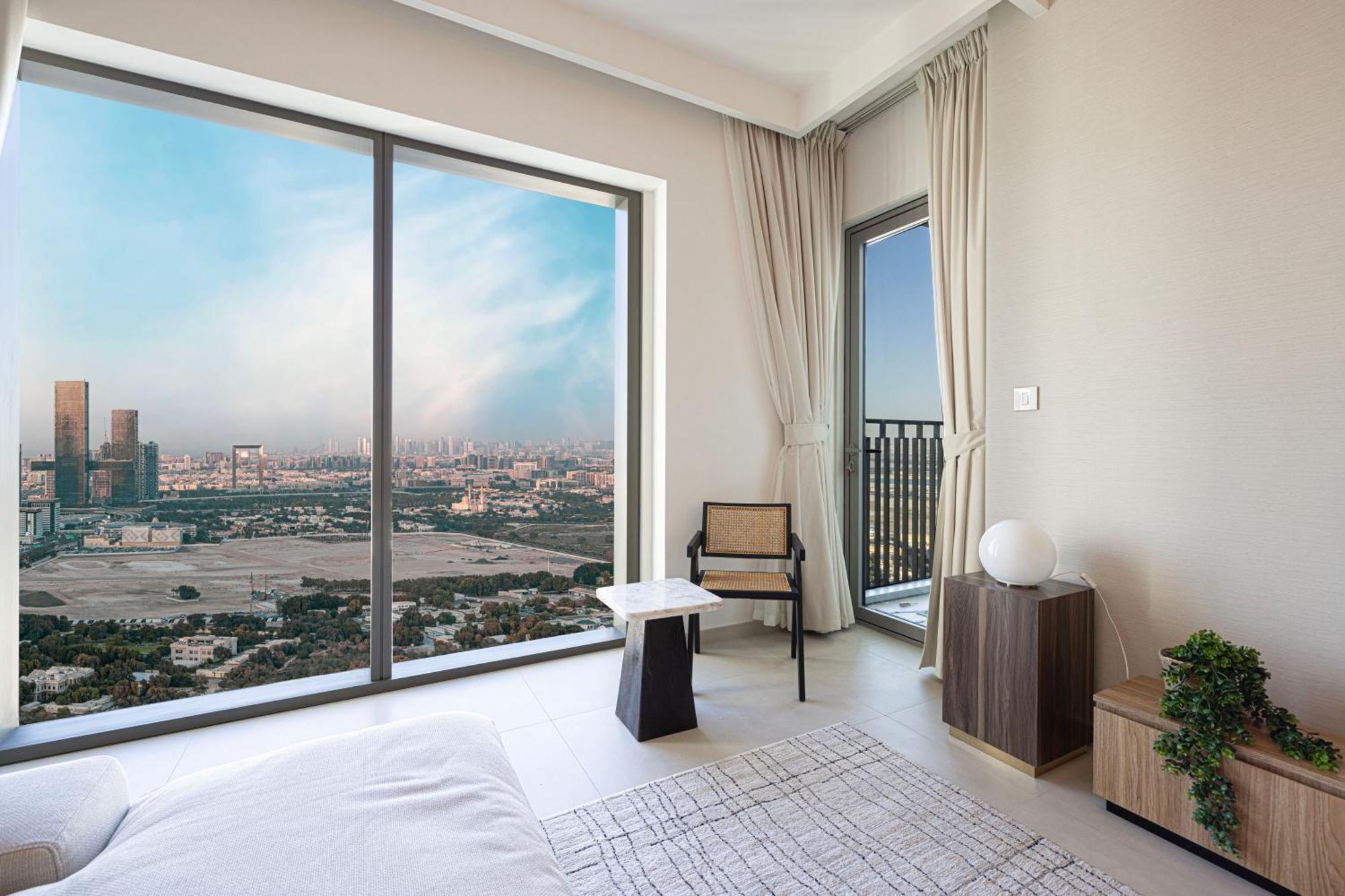 Downtown Chic 2 Bedroom I Mall Access I Views Of Burj Khalifa From Pool I Free Parking, Gym, Pool & Wi-fi I By Meerak Apartment Dubai