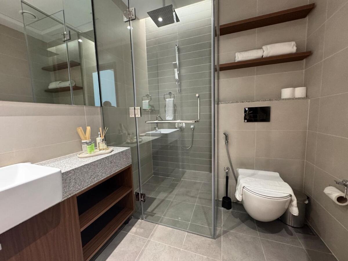 Ashri Luxe Apt, With Frame Only 5 Mins Downtown Near Metro Apartment