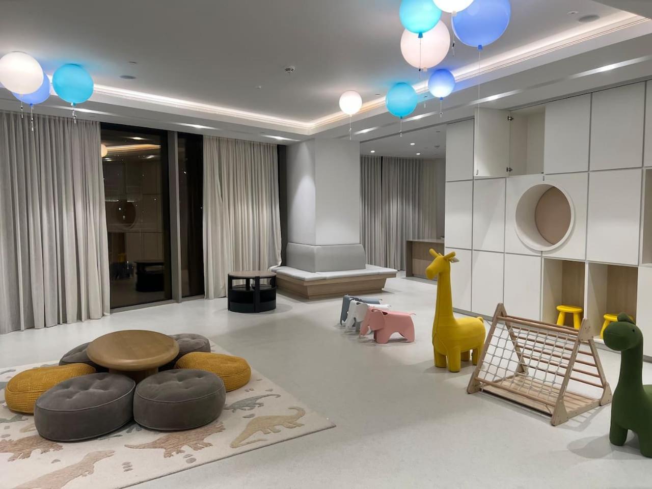 New Burj Khalifa And Fountains View Luxury Apartment
