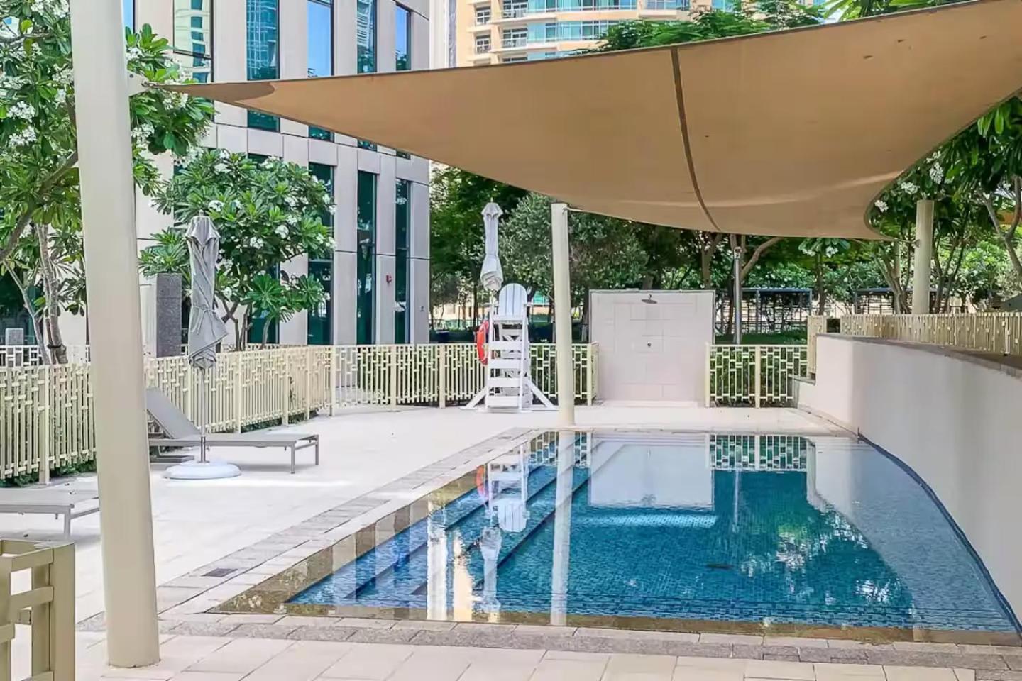 Grand 3b Burj View Ps5 Apartment