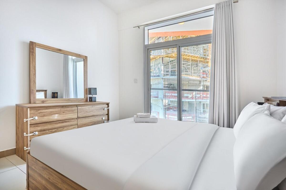 Stylish 1br In Binghatti Gateway Apartment