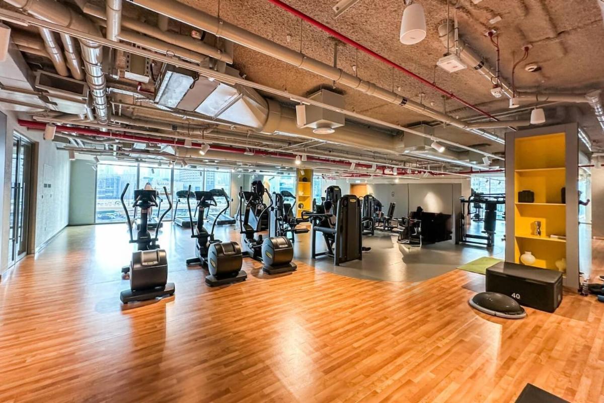 Vibrant Luxe Burj Khalifa Views-dubai Mall Access By Maxx Value Homes *