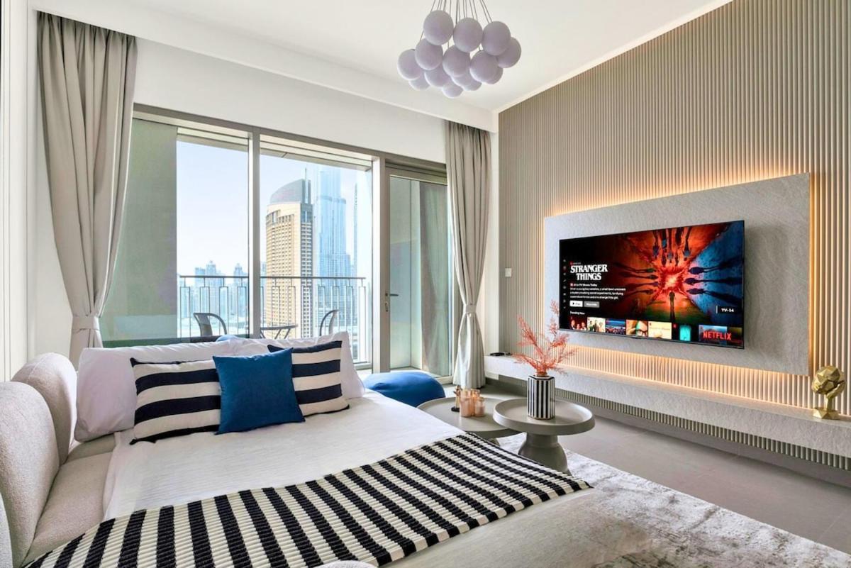 Vibrant Luxe Burj Khalifa Views-dubai Mall Access By Maxx Value Homes
