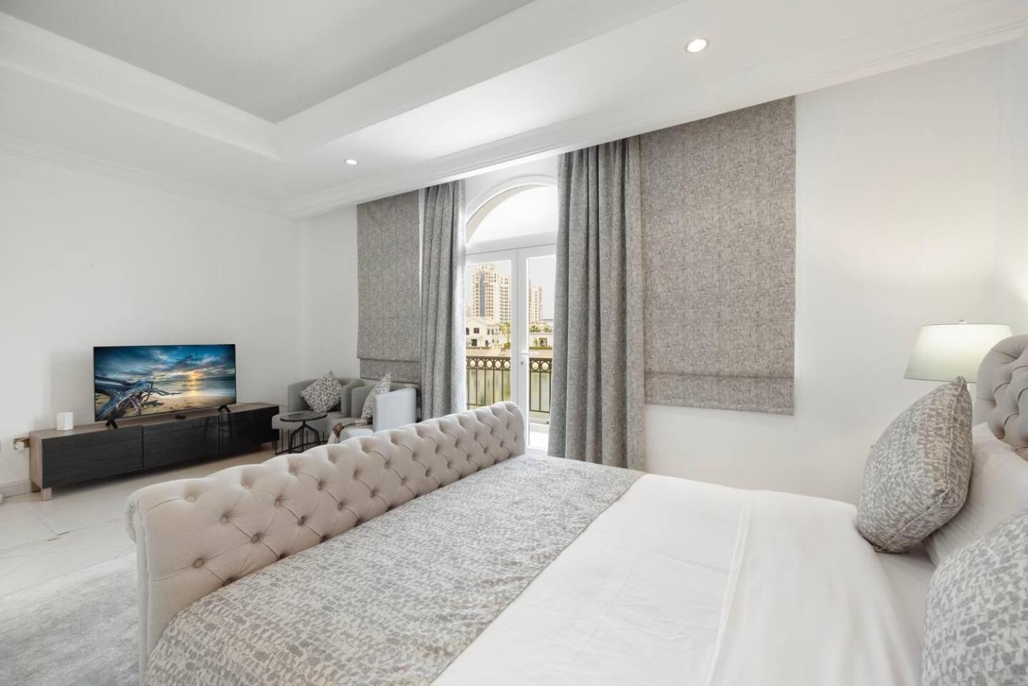 Villa 6 Bedroom Modern Luxury In Palm Jumeirah
