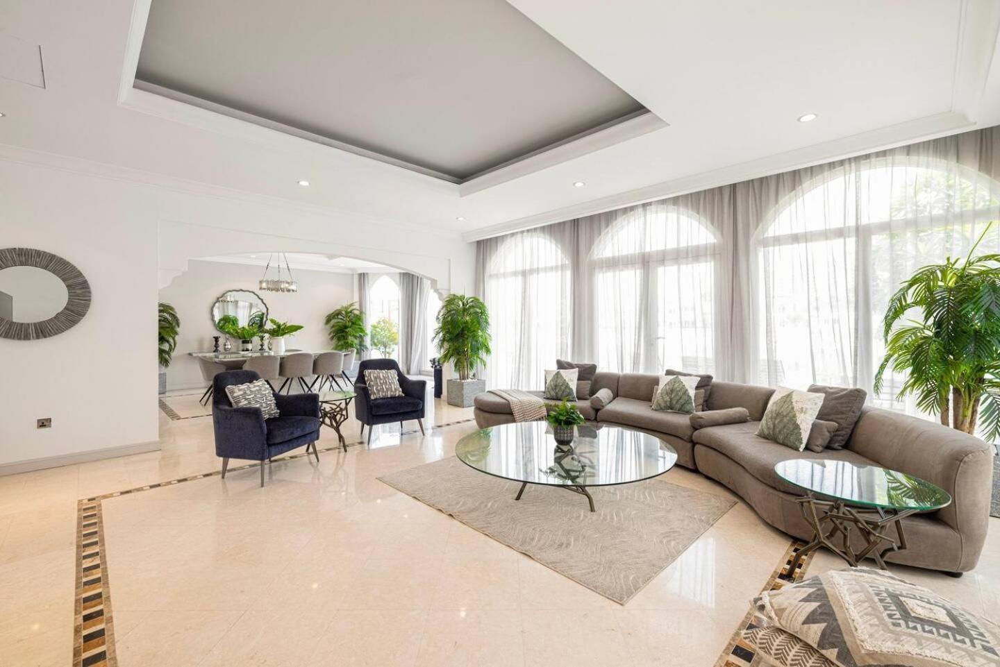 6 Bedroom Modern Luxury In Palm Jumeirah Dubai