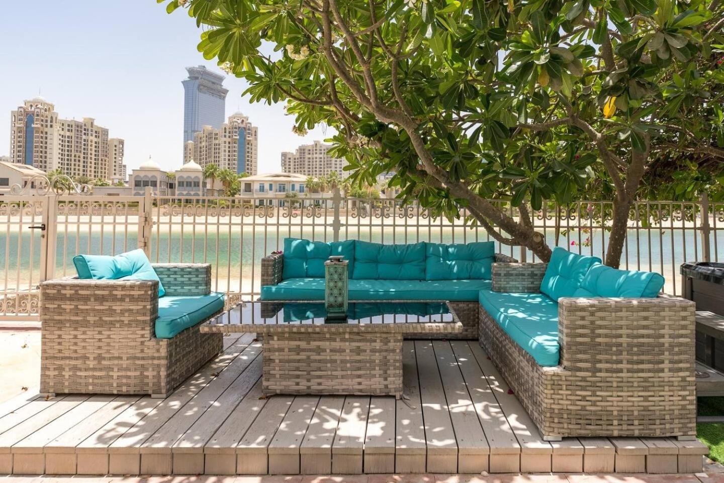 Villa 6 Bedroom Modern Luxury In Palm Jumeirah *