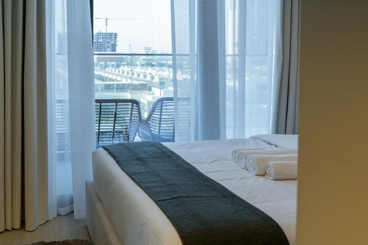 Veluxa - 2bed With Skyline View In Azizi Riviera Apartment