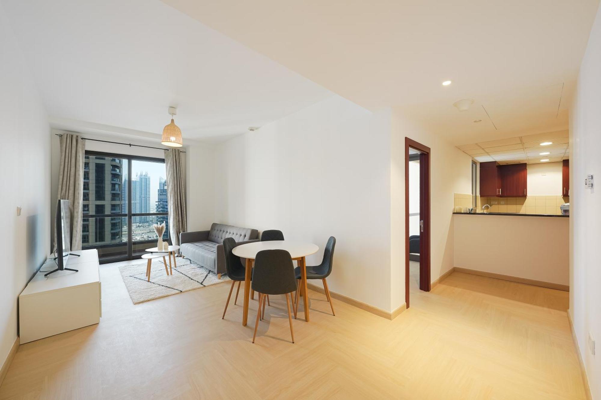 Modern Luxe Jumeirah Residences Apartment