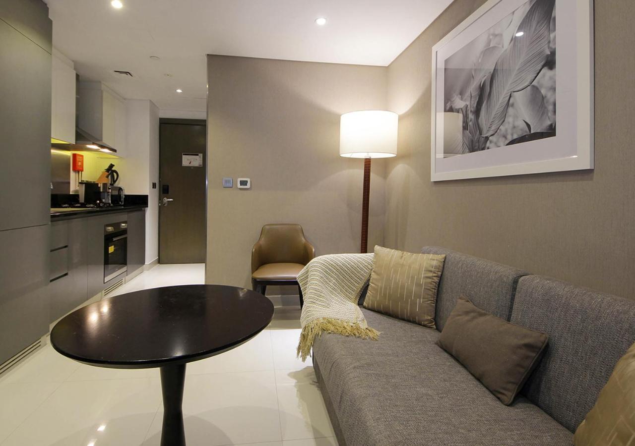 Stylish In With Pool & Gym Apartment