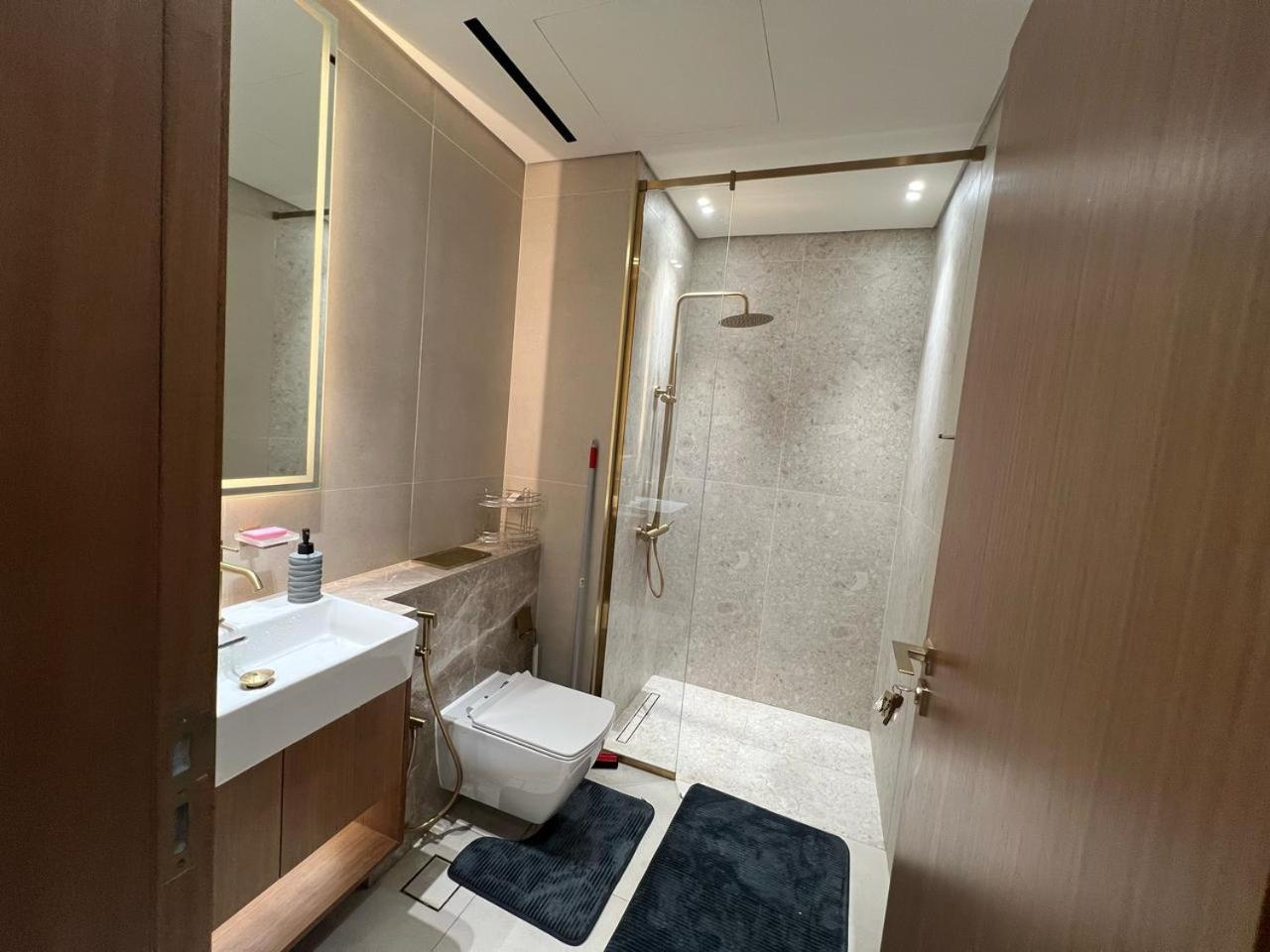 Luxury - Burj Khalifa View - Brand New Apartment