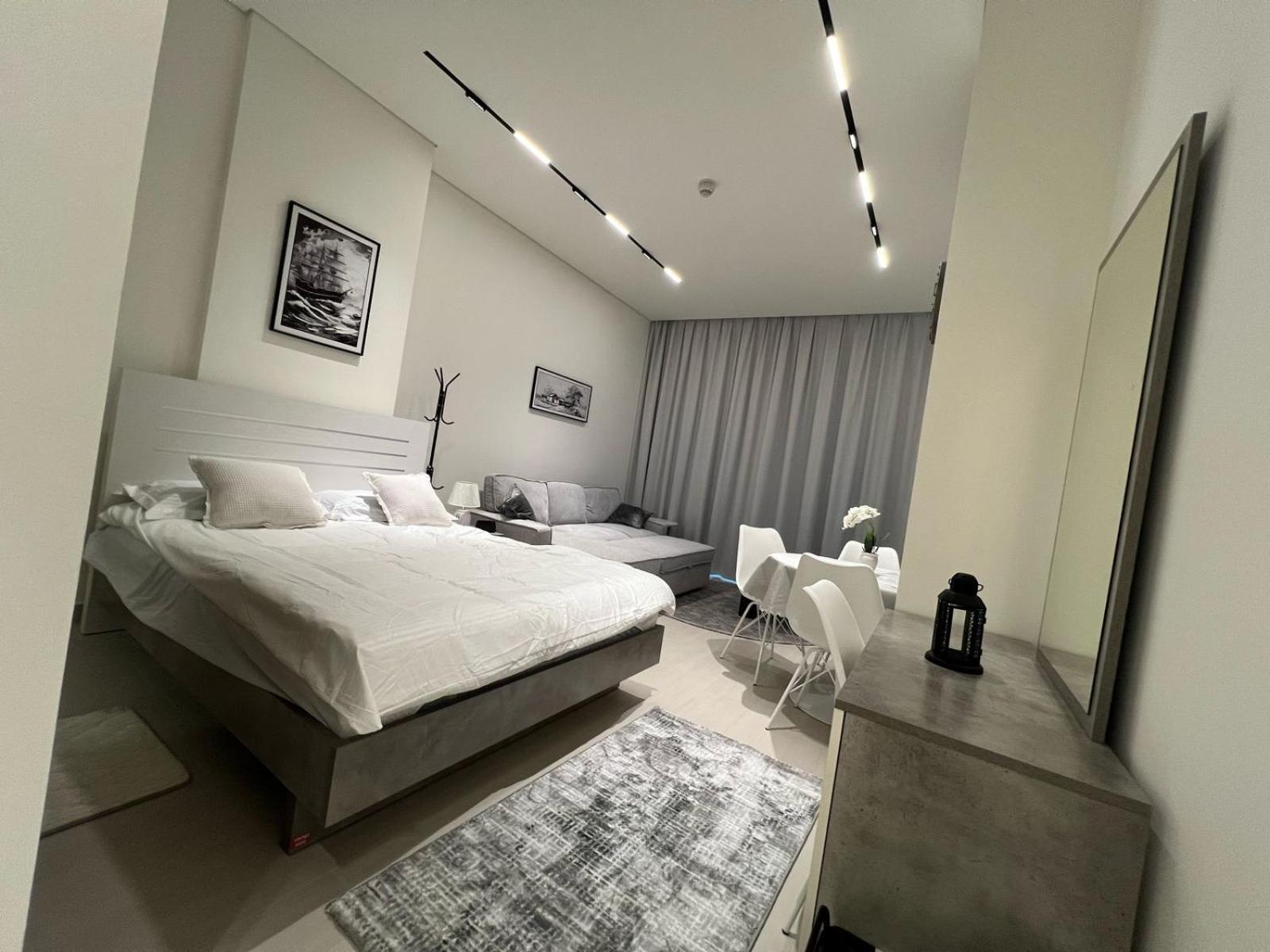 Luxury - Burj Khalifa View - Brand New * Dubai