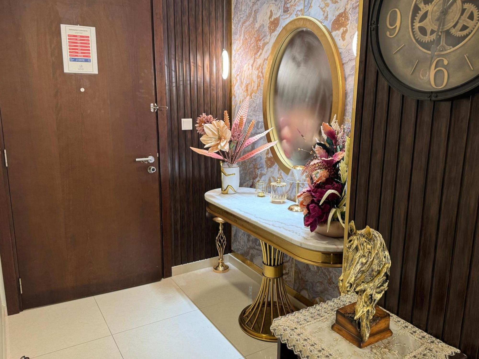 Luxury Flat For Daily Rent In The Heart Of Apartment *