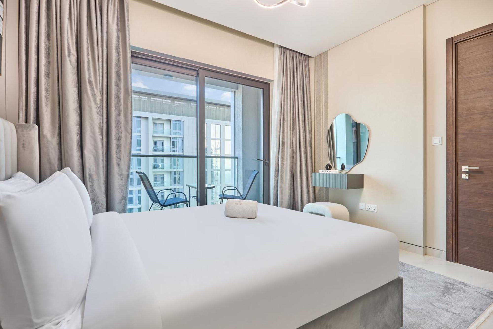 By Latinem Luxury 1br Cvg 3304 Near Burj Khalifa