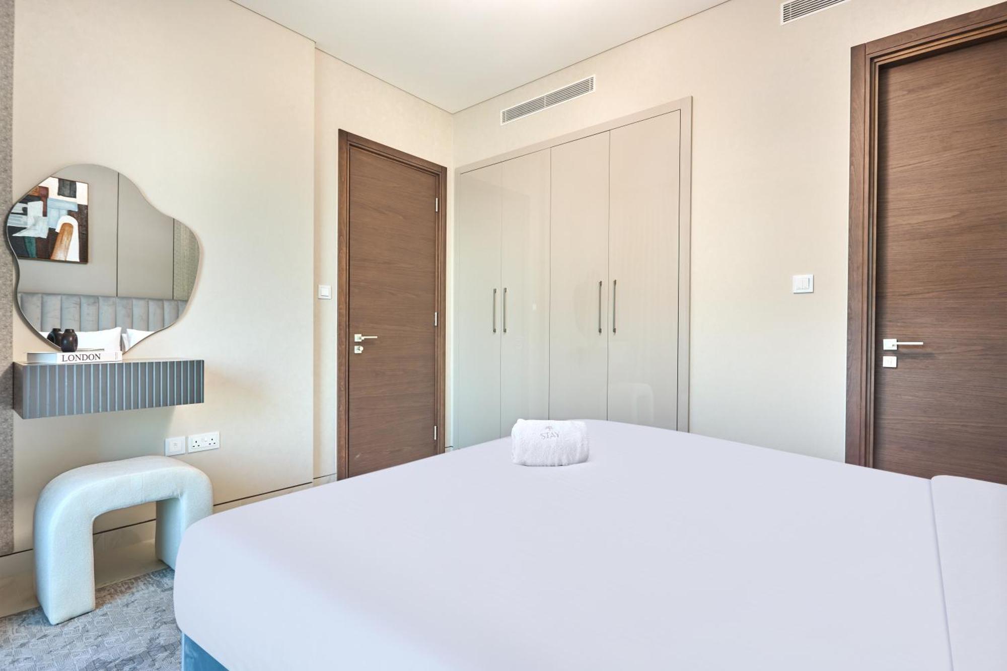 By Latinem Luxury 1br Cvg 3304 Near Burj Khalifa *
