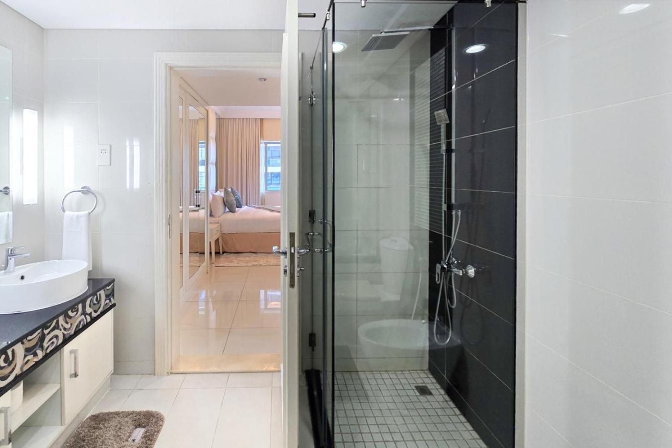 Easygo - Sophisticated 1br In Masion Mall Street With Sky View * Dubai
