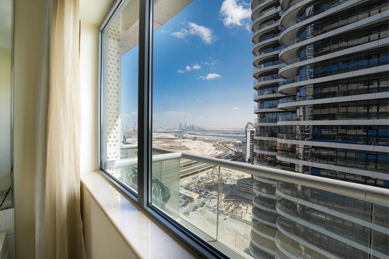 Easygo - Sophisticated 1br In Masion Mall Street With Sky View Dubai