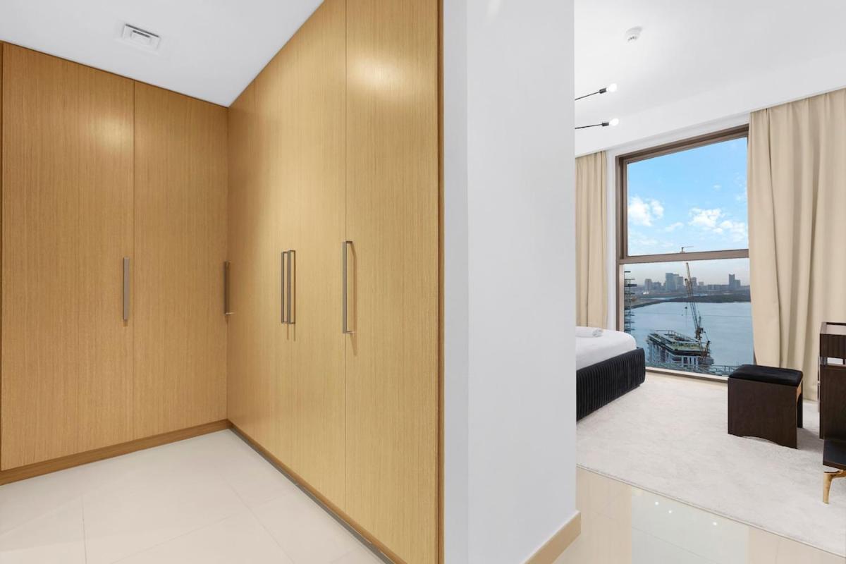 First Class 2br Creek Harbour & Burj Views * Dubai
